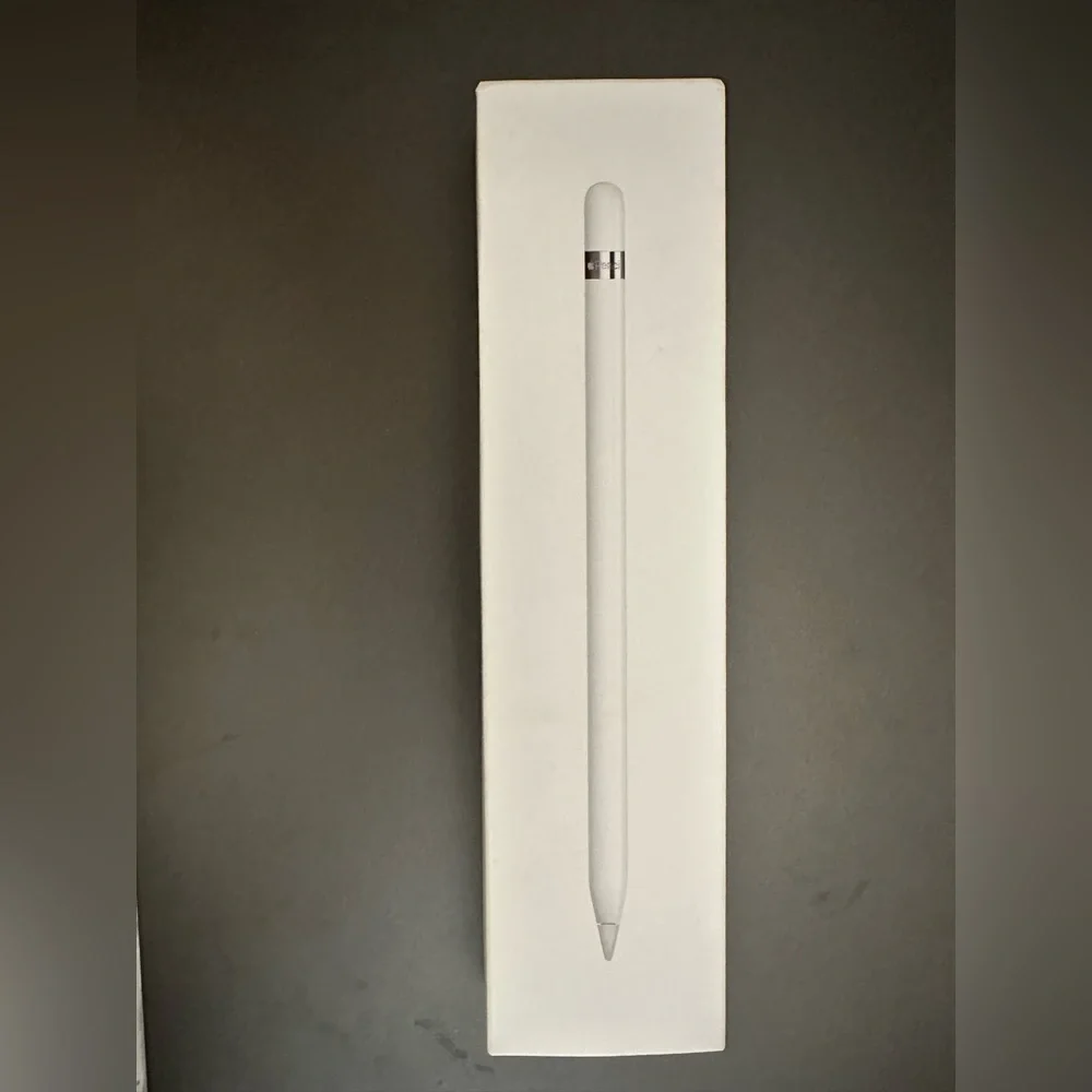 Apple Pencil (1st Generation) - Includes USB-C to Pencil Adapter